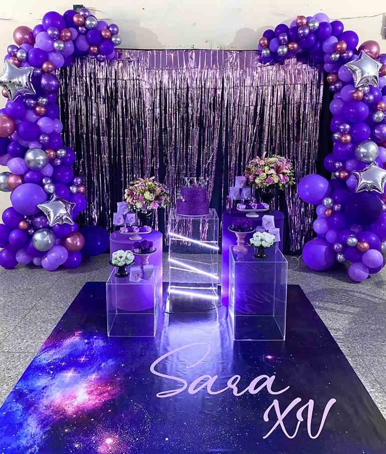 decoração festa roxo e preto ou roxo e prata