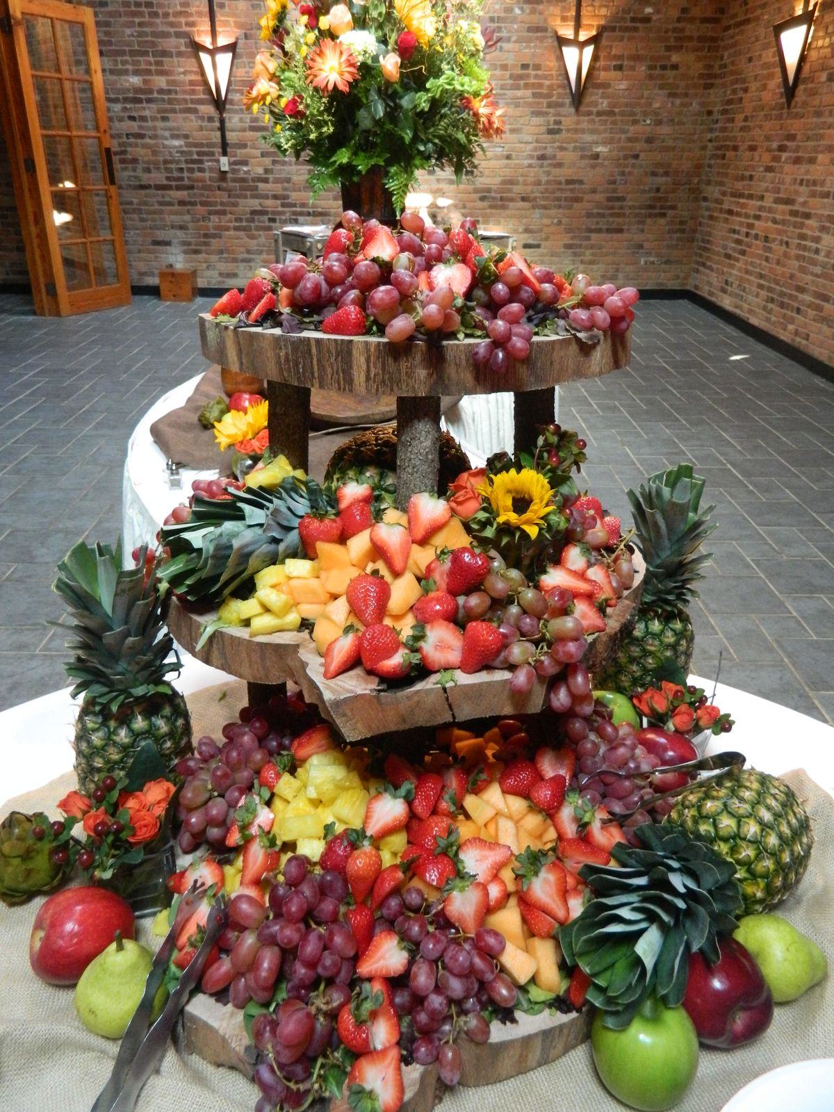 ideias criativas decoração mesa frutas flores