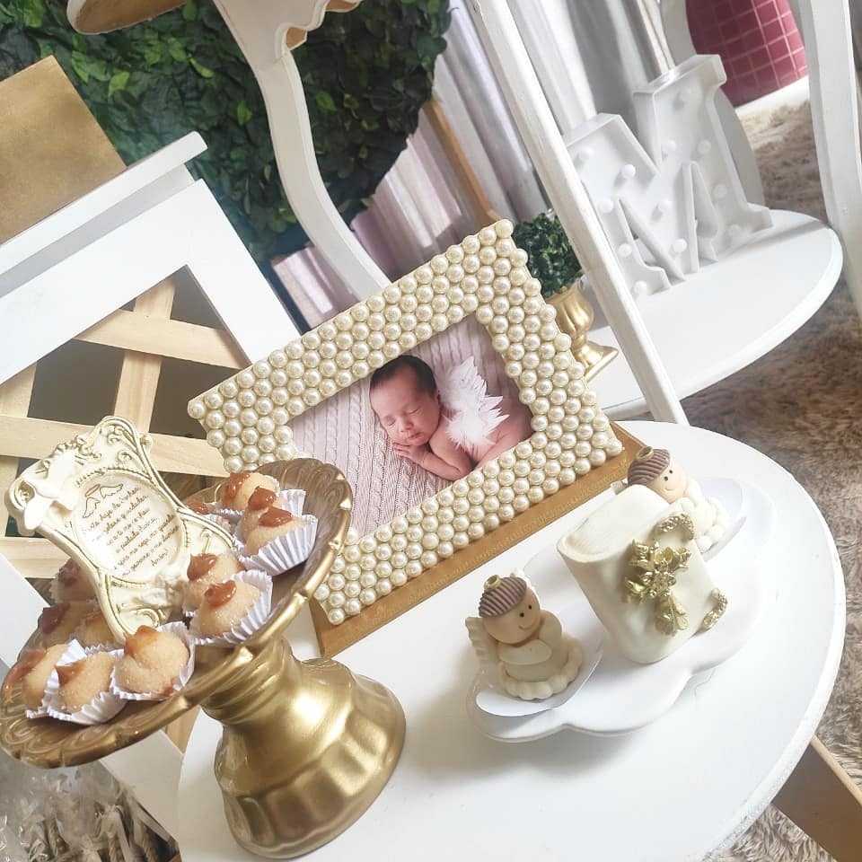 erros comuns evitar decoração mesa batizado