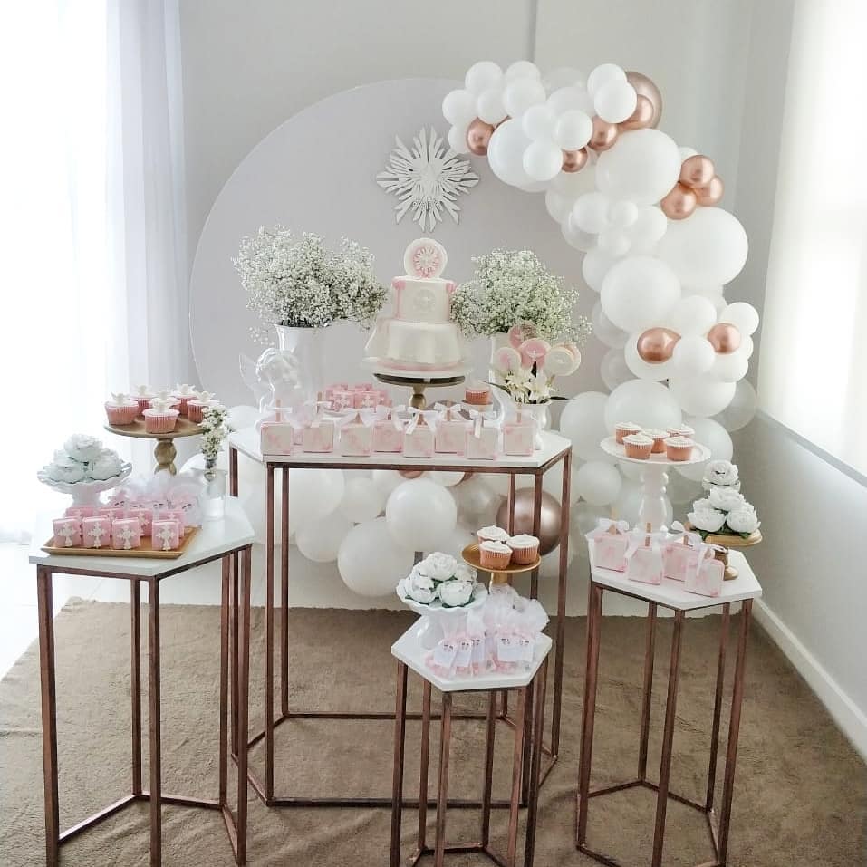 decoração mesa batizado menino azul e branco