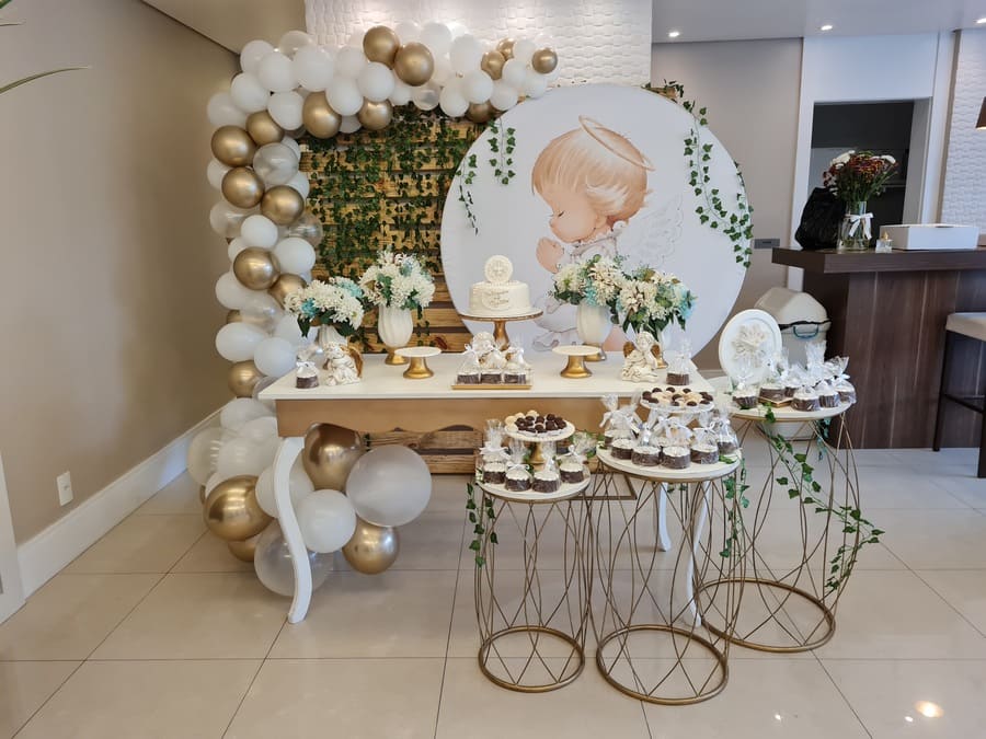 ideias decoração mesa batizado simples e barata
