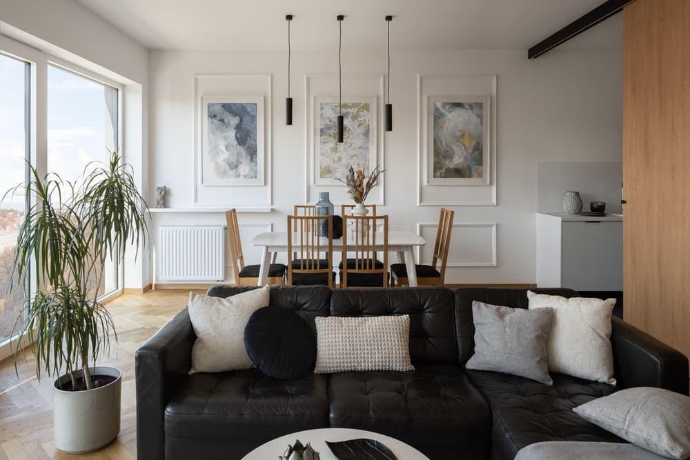 como posicionar poltronas em sala pequena com sofá retrátil