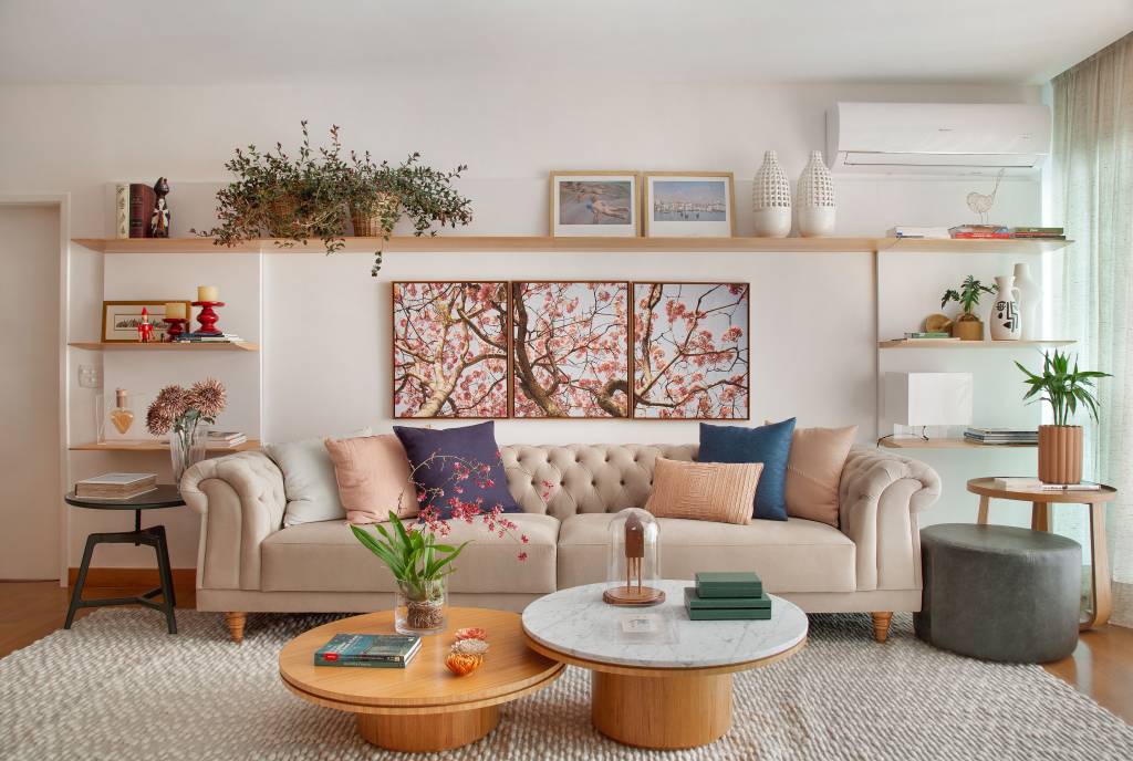 decoração de sala com sofa retratil e poltronas