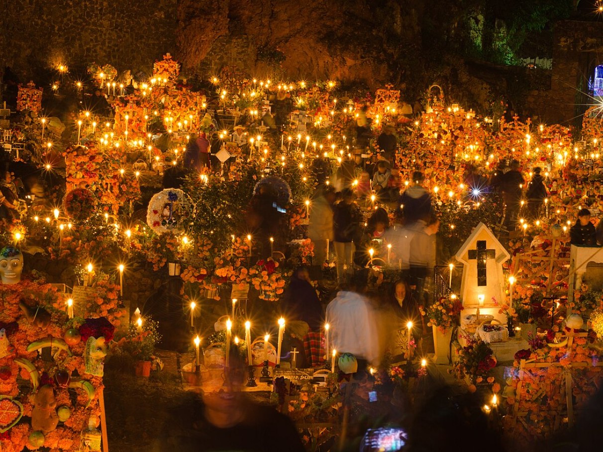 decoração dia dos mortos vs halloween