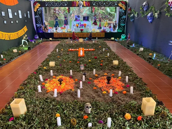 decoração dia dos mortos vs halloween