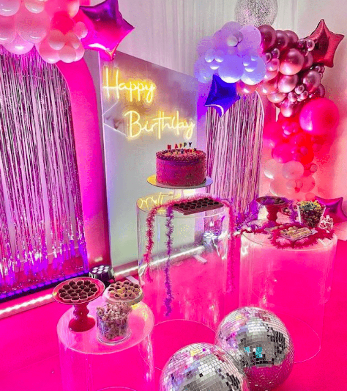 decoração anos 2000 versus anos 90 diferenças