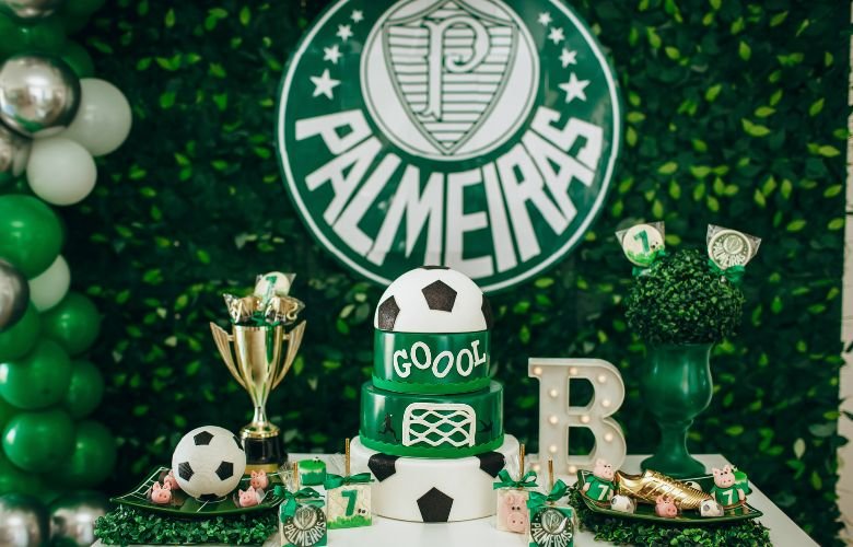 decoração mesa principal festa 50 anos masculino boteco