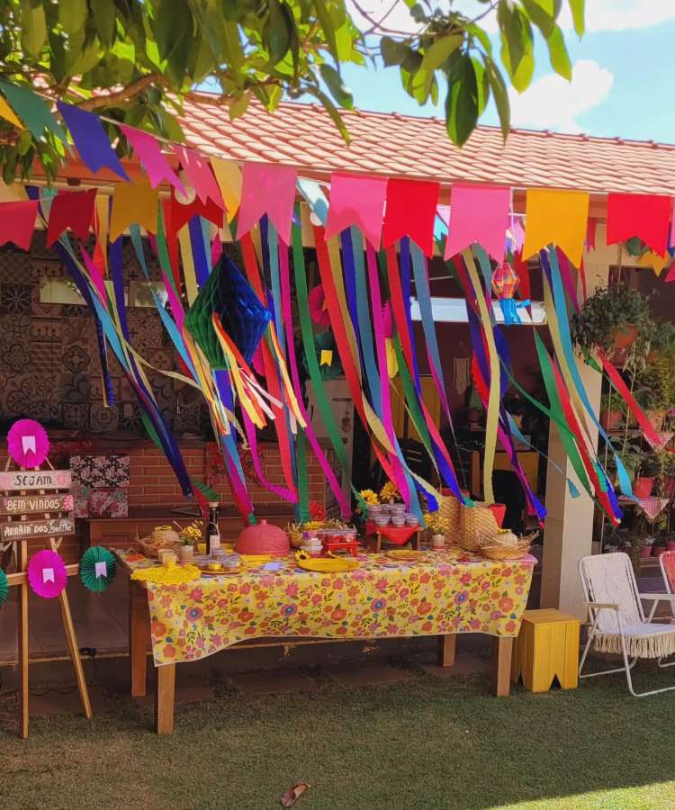 erros comuns decoracao festa junina papel evitar