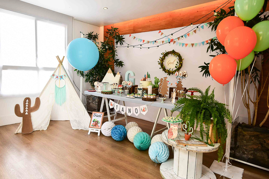 decoração mesa de aniversario simples