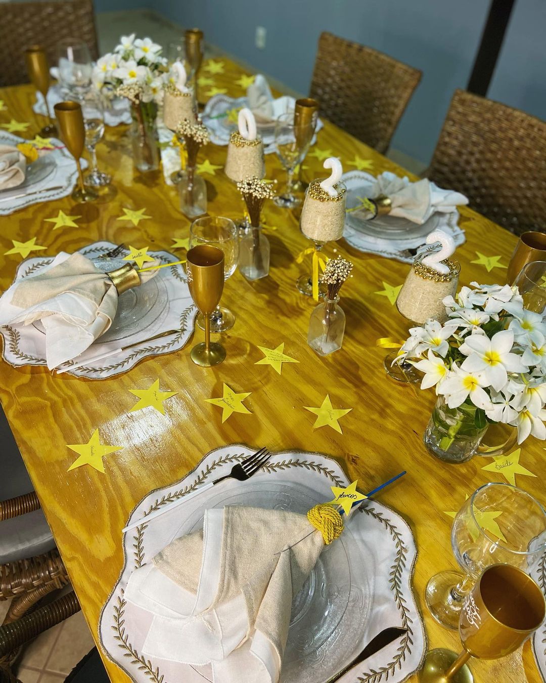 decoração mesa reveillon dourado ou prata qual escolher