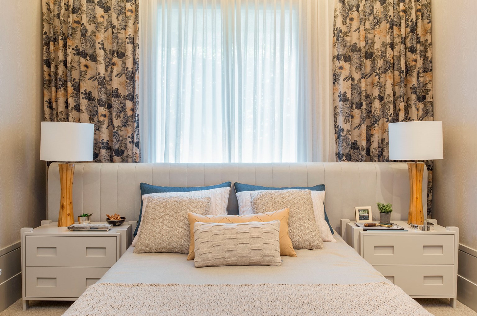 cabeceira estofada versus painel ripado qual melhor