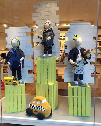 decoração loja infantil moderna versus lúdica