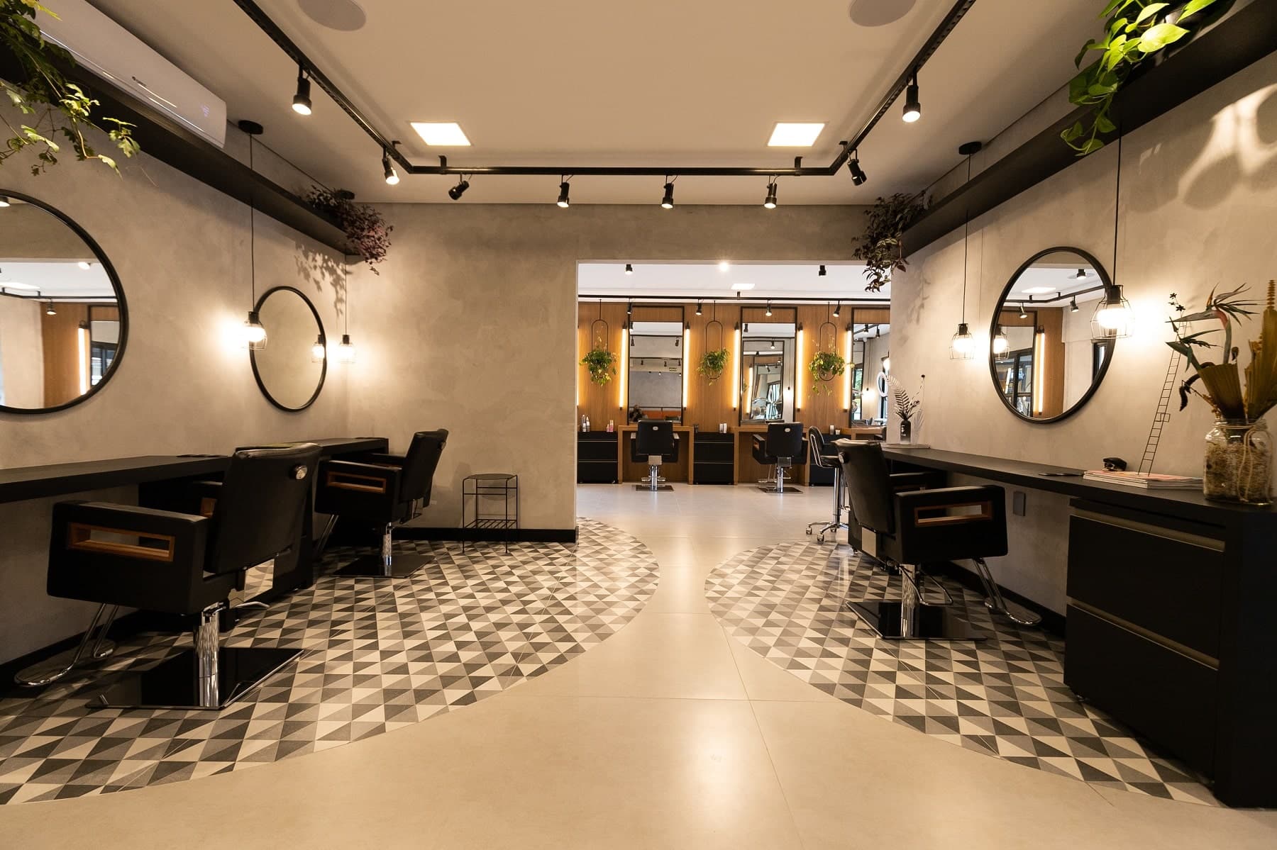 decoração sala estetica clean minimalista vs biofilica