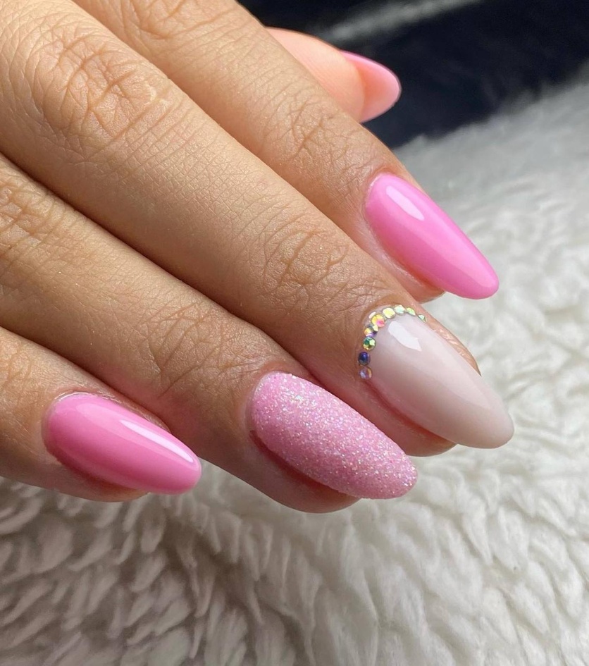 ideias unhas gel rosa decoradas
