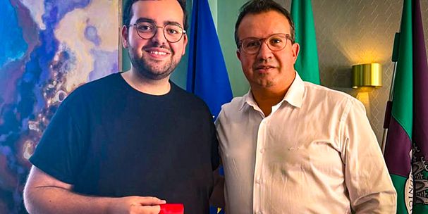 pngtree vs pngmart para theme moot azul