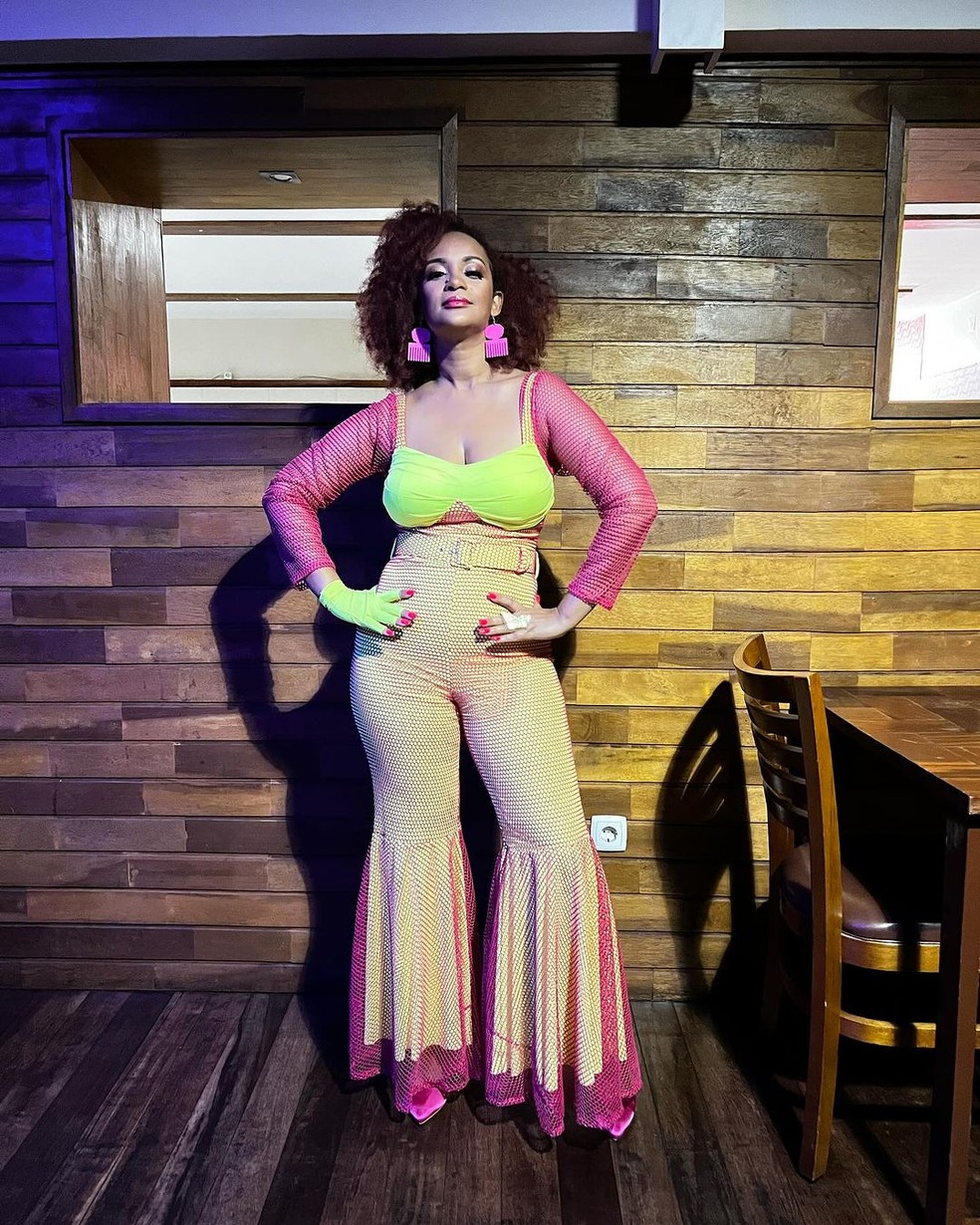 40 ideias de look festa anos 80 feminino e masculino