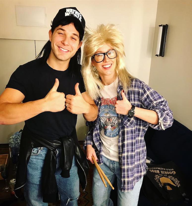look festa anos 80 versus anos 90 diferenças