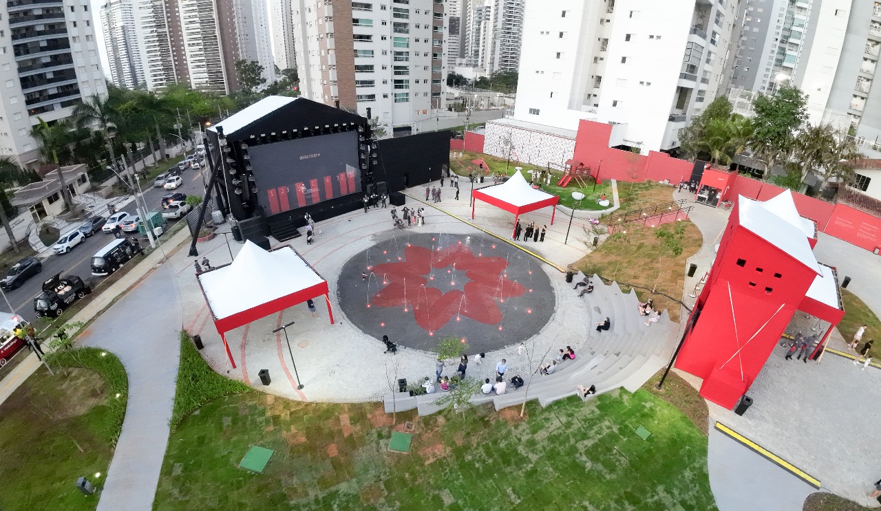 flamboyant vs ipê: qual a melhor árvore para seu jardim