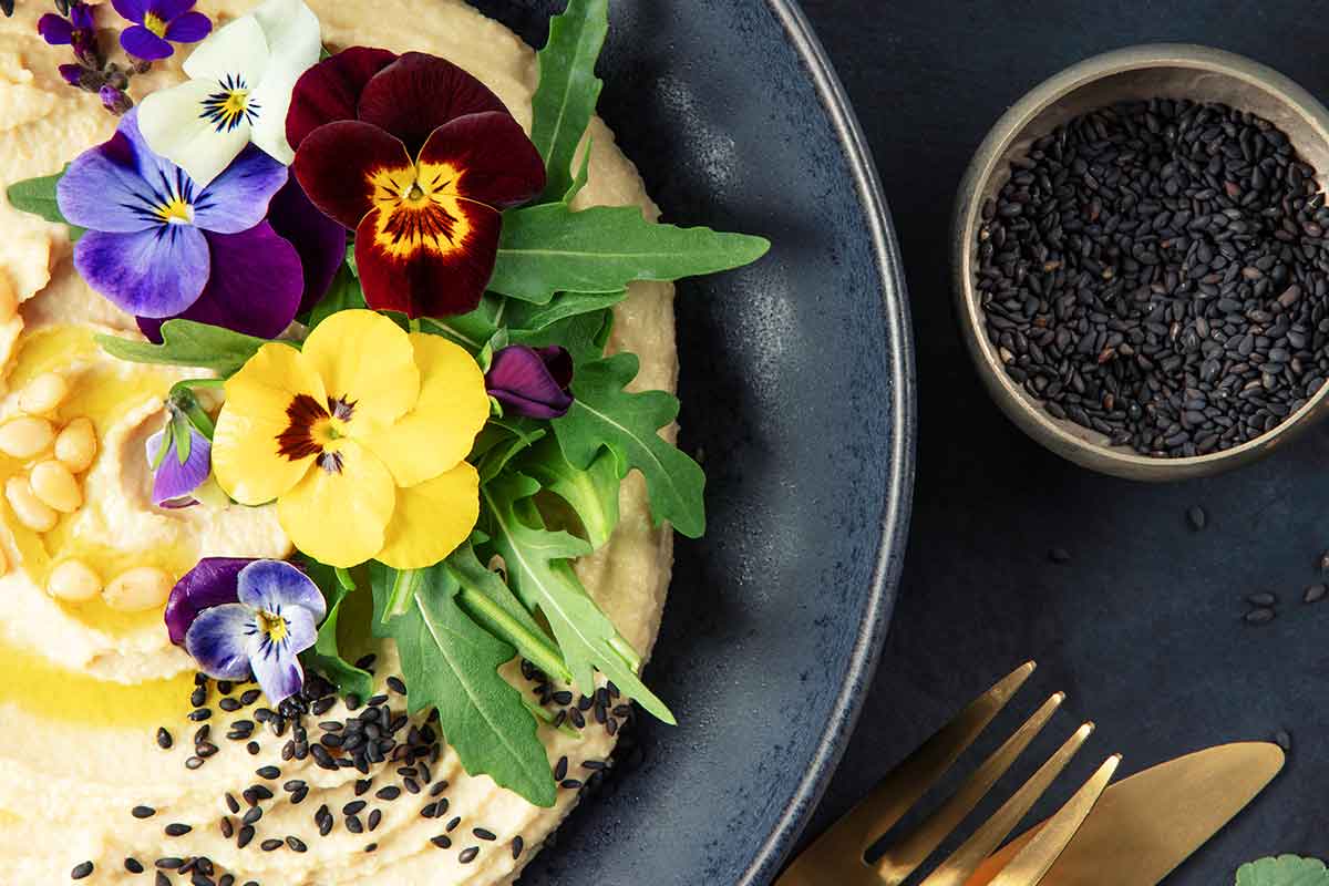 10 Flores Comestíveis para seu Jardim