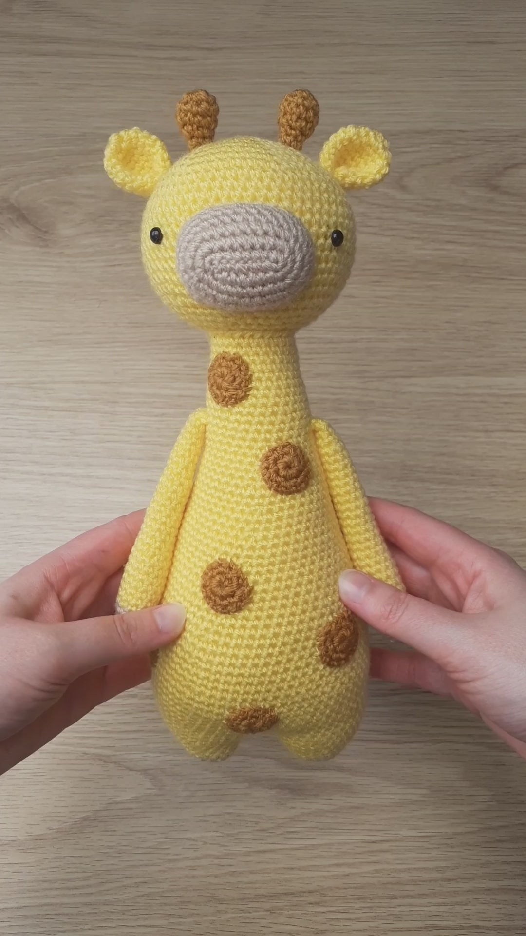girafa amigurumi articulada ou fixa qual escolher