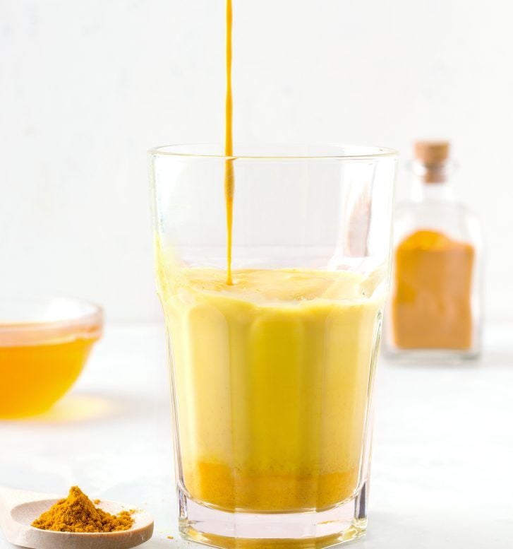 Golden Milk: O Poder da Cúrcuma e da Pimenta Preta para sua Imunidade