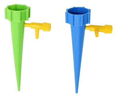 Soluções Criativas para Irrigar Plantas com Garrafas PET