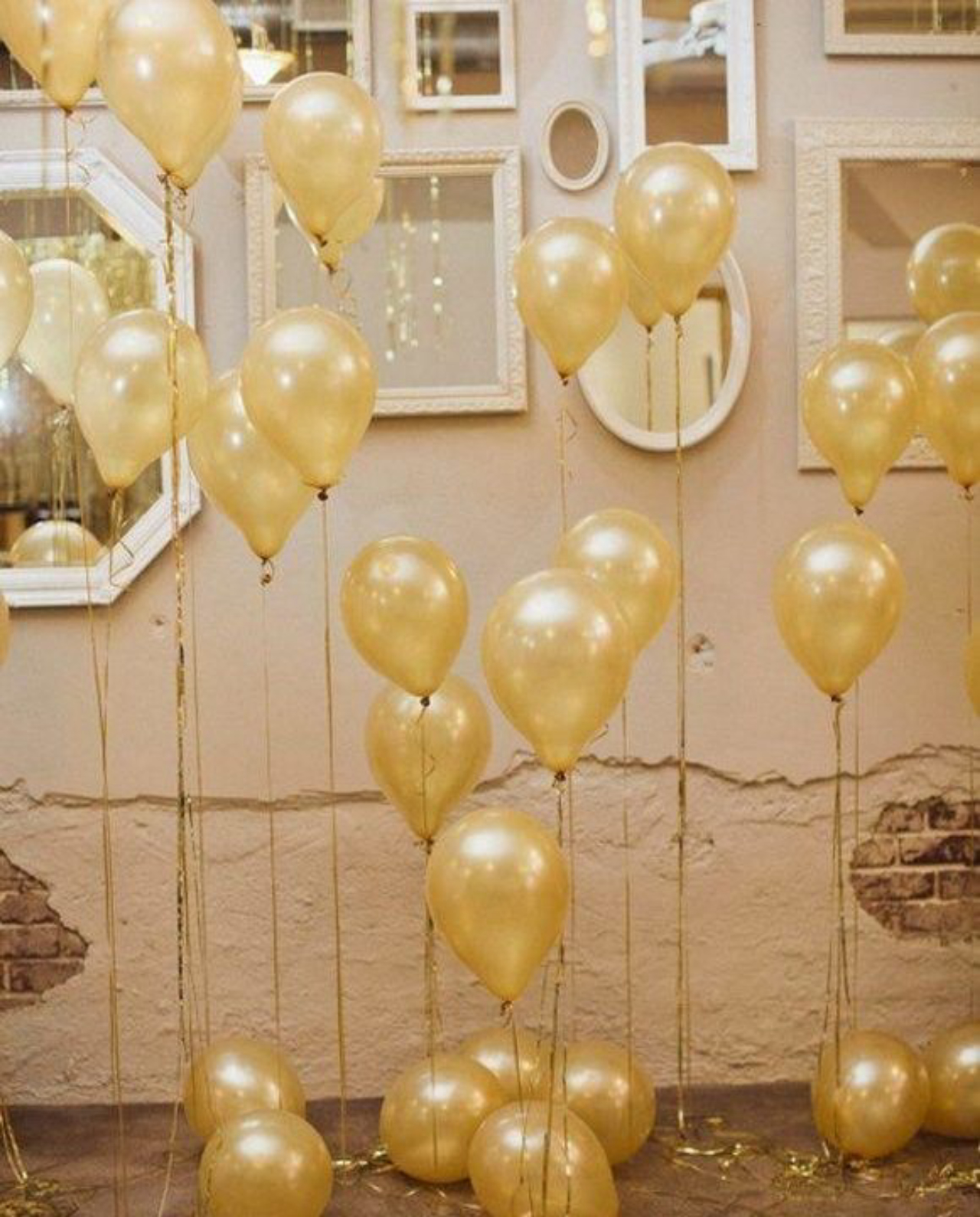 decoração ano novo clássica versus moderna