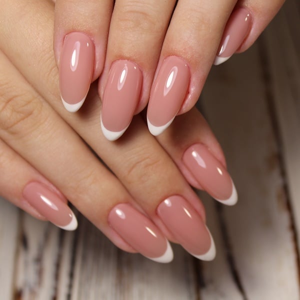 ideias de unhas amendoadas para o verão
