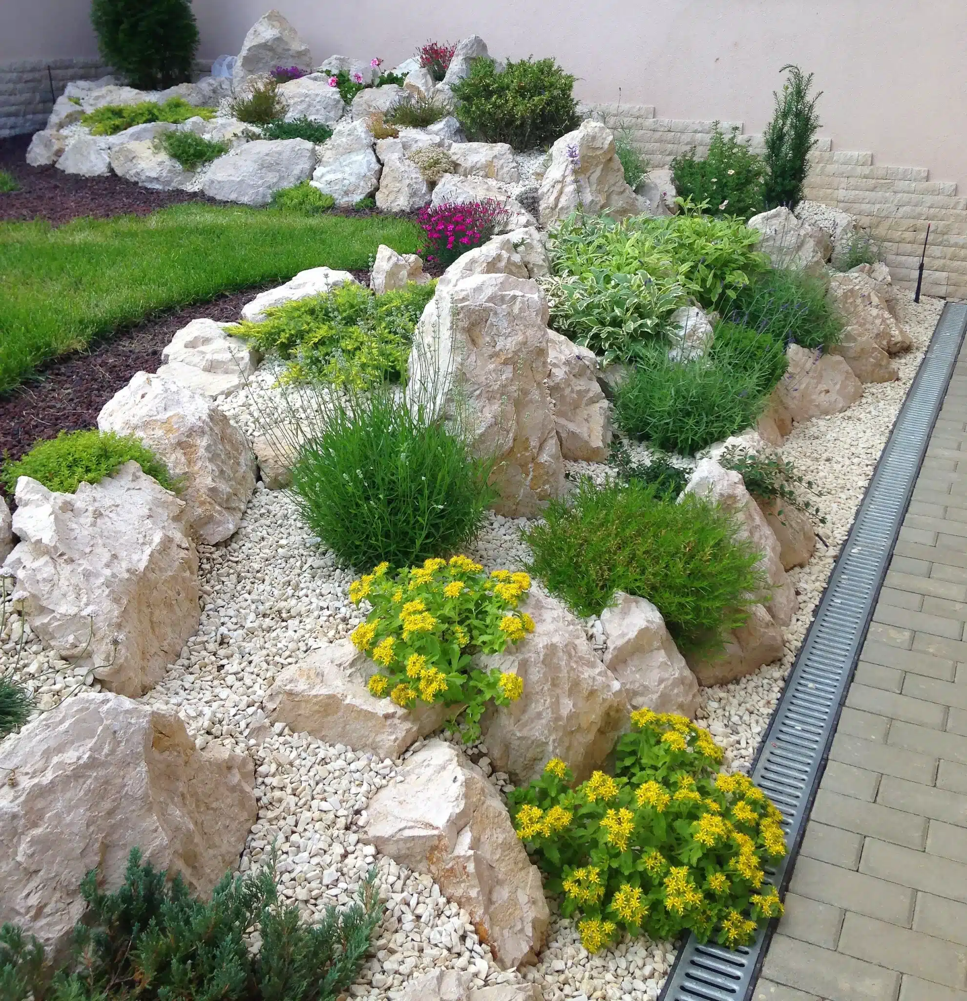 5 Tipos de Pedras Ideais para o seu Jardim de Pedras