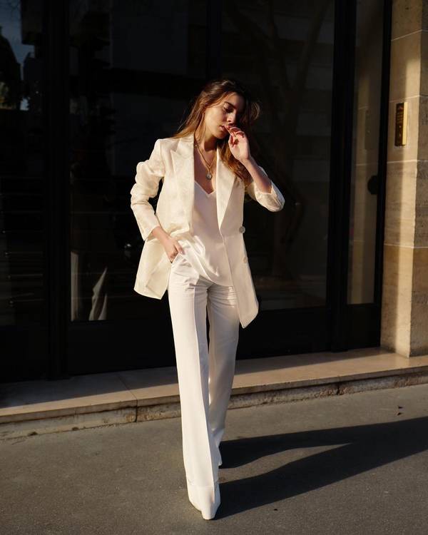 blazer branco oversized com cinto para noite