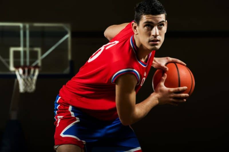 evitar erros ao usar camisa basquete dia a dia