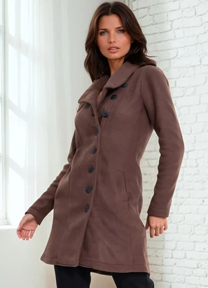 como usar sobretudo marrom com calça jeans reta