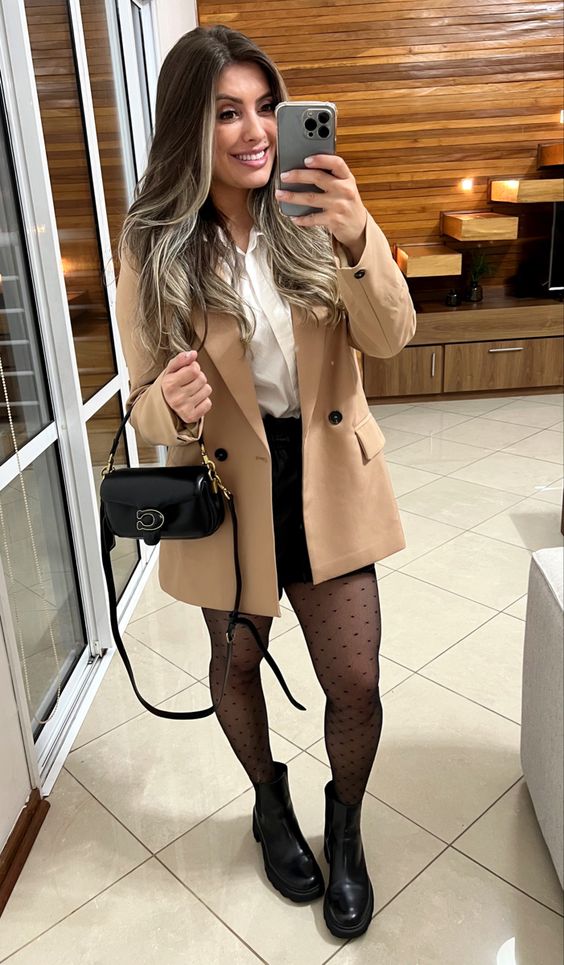 look feminino jantar formal inverno com saia de couro