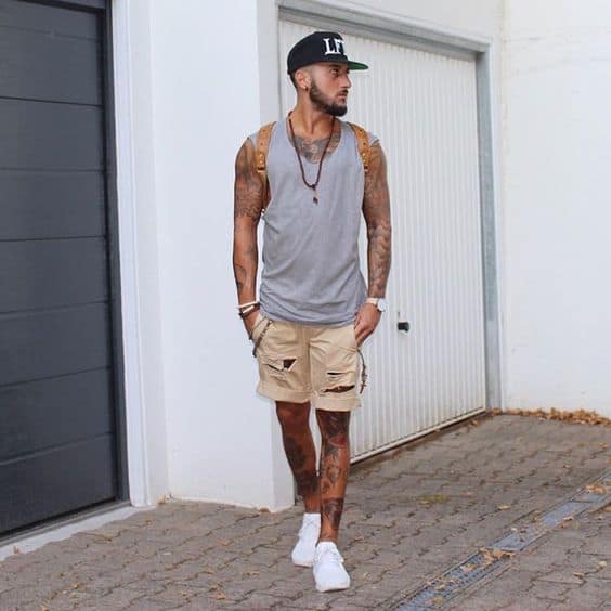 tênis branco ou preto qual combina mais com short jeans