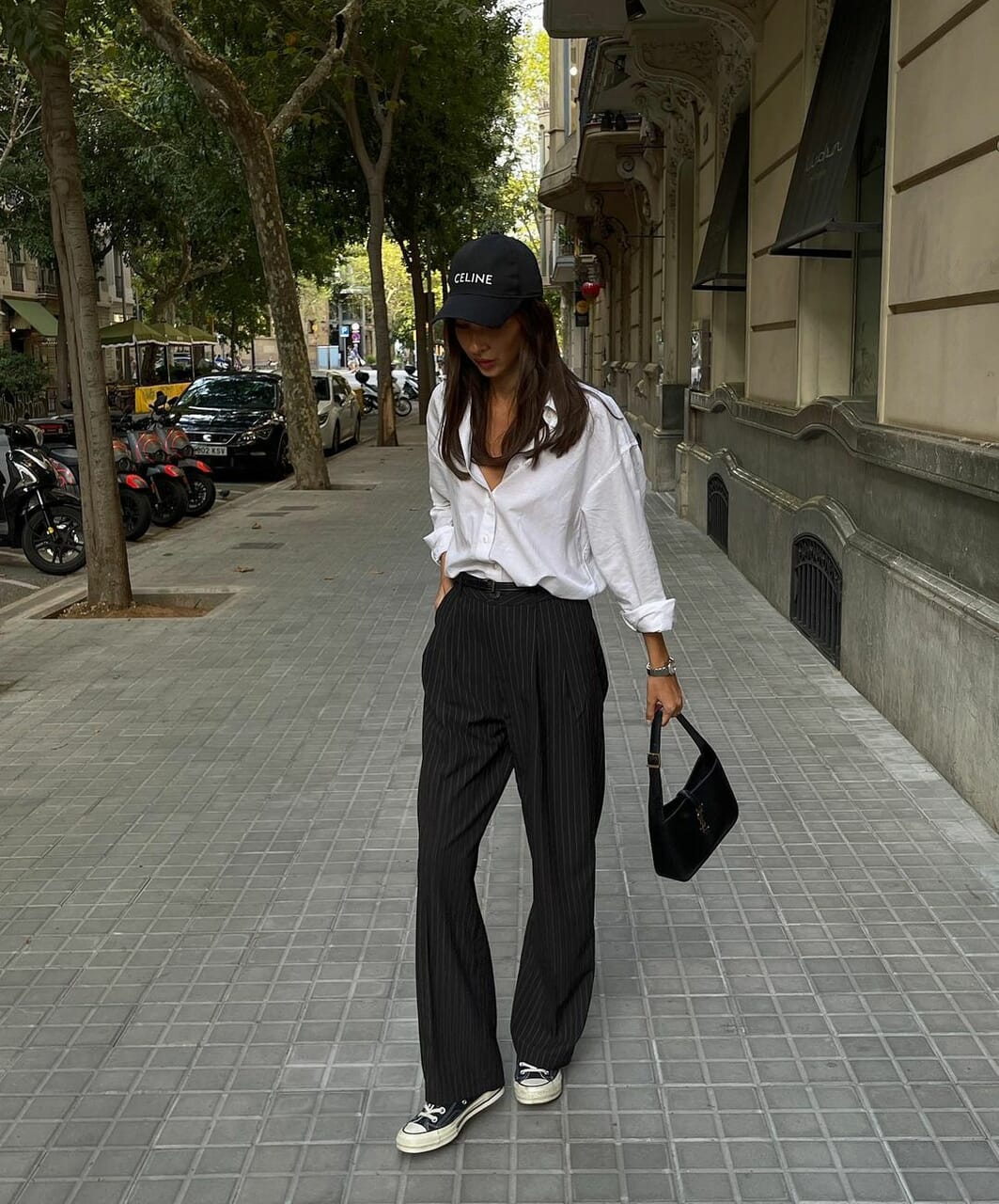 look casual chic feminino com bone preto e blazer