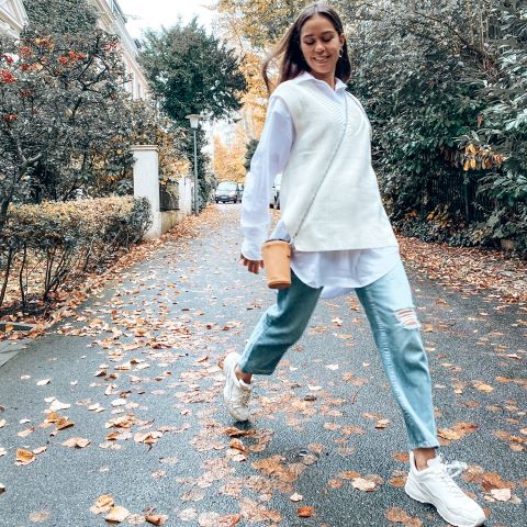 como dobrar manga camisa branca para look casual masculino