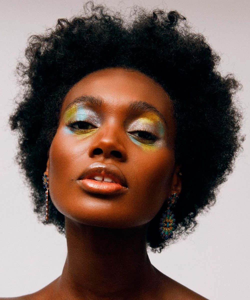 tutorial maquiagem afrofuturista olhos marcantes