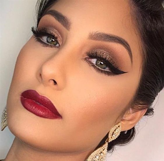 erros comuns maquiagem balada que estragam seu look