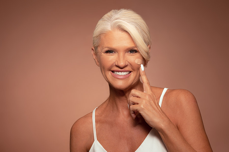 maquiagem em bastão para pele madura