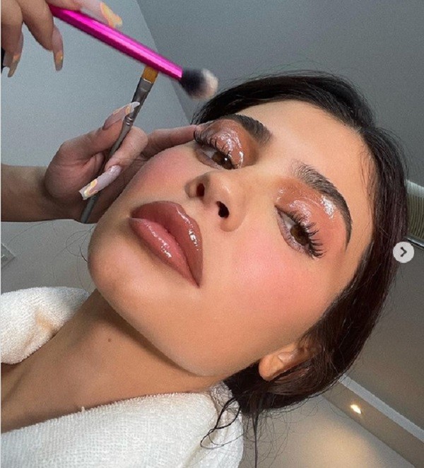 maquiagem kylie jenner soft glam versus king kylie