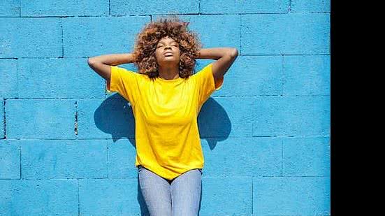 5 ideias de títulos:
1. Vitamina D: O Guia Completo para a Exposição Solar Segura
2. Os Mitos e Verdades sobre Tomar Sol para Vitamina D
3. Como Otimizar sua Exposição Solar para Máxima Vitamina D
4. Vitamina D e Saúde: A Importância do Sol e Alternativas
5. Dicas Essenciais para Aproveitar o Sol e Evitar Riscos