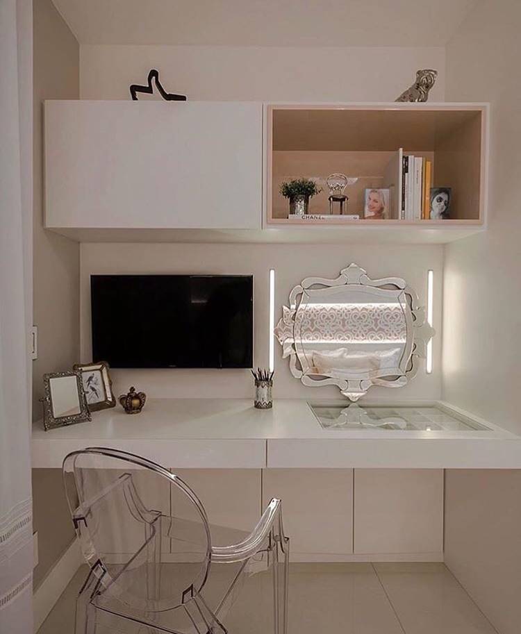 penteadeira suspensa com tampo de vidro para quarto pequeno