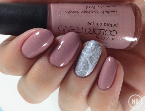 ideias de unhas amendoadas decoradas para 2025