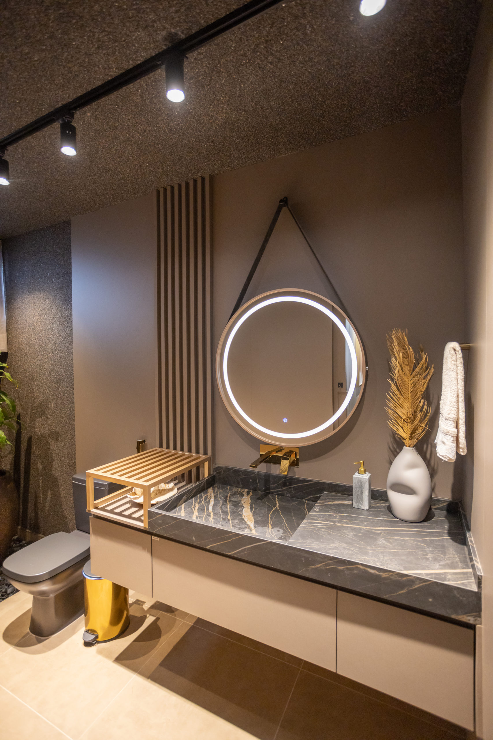 cuba de apoio vs cuba embutir banheiro pequeno