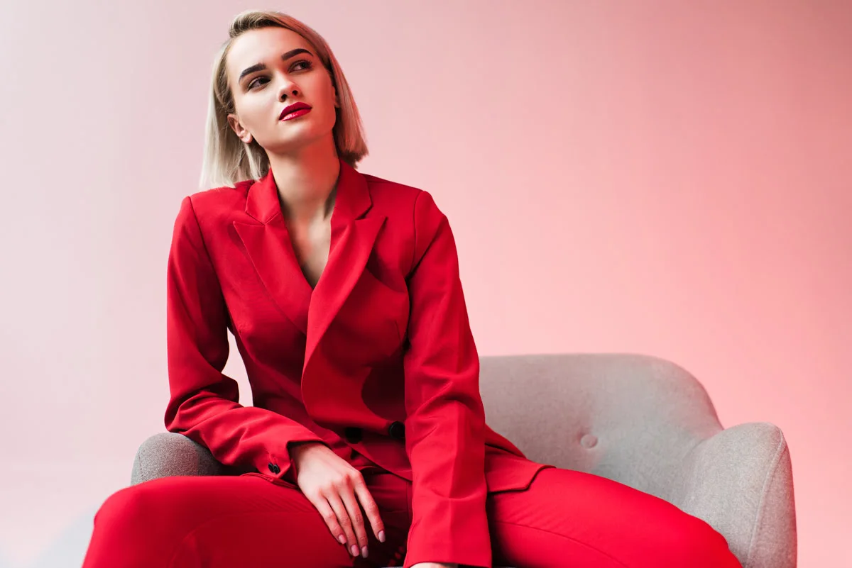 diferença entre look monocromático e tom sobre tom