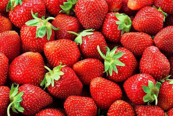 benefícios da vitamina c do morango