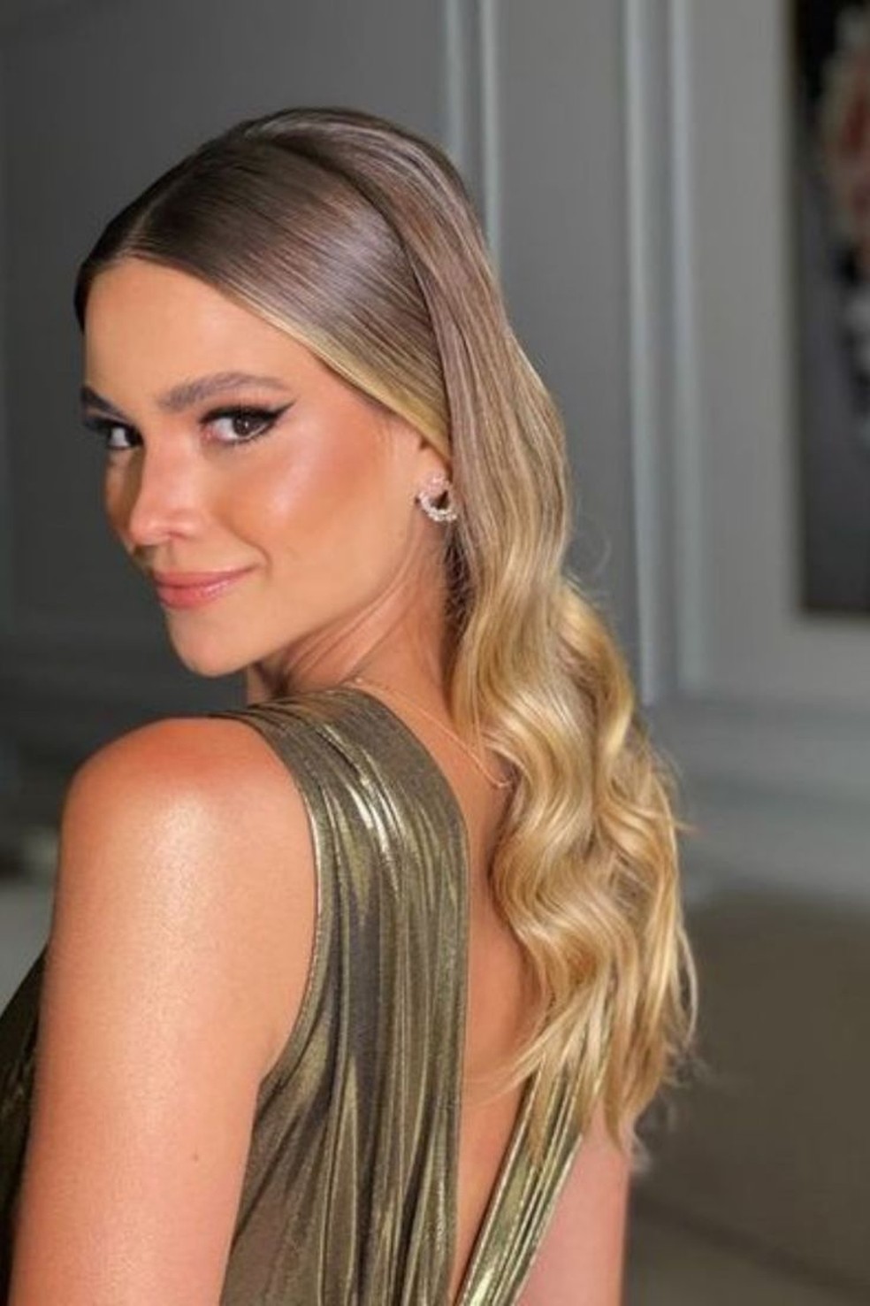 coque polido ou semipreso romântico para madrinha liso