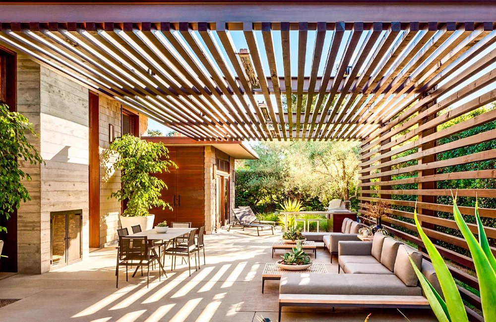ideias criativas de pergolado de madeira para inspirar seu projeto