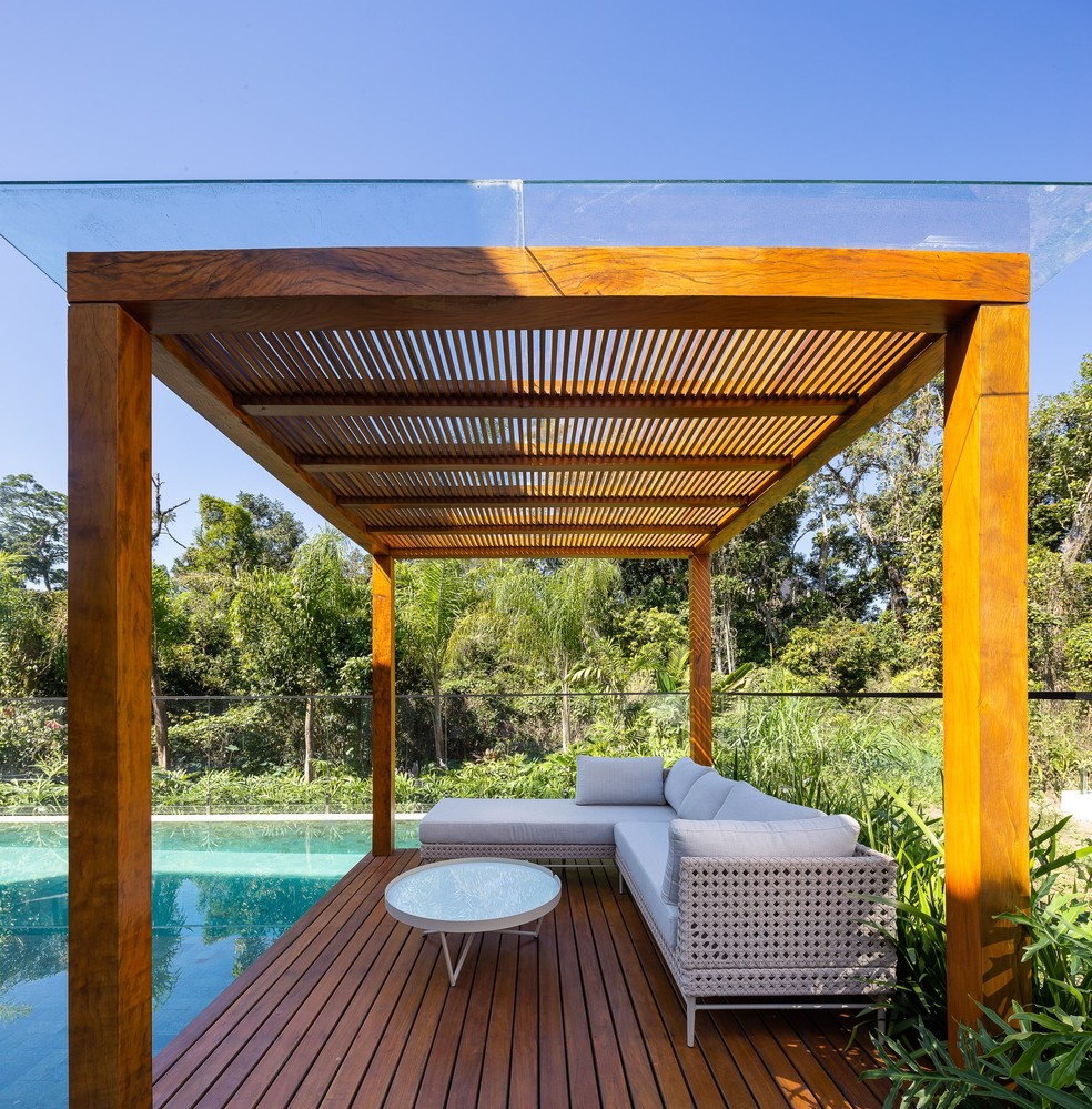 erros comuns ao construir um pergolado de madeira e como evitá-los