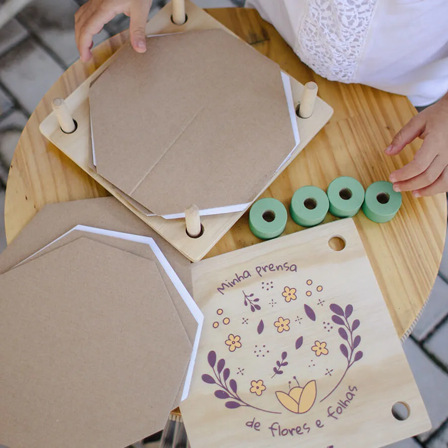 prensagem de flores e folhas